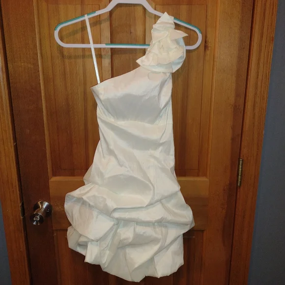 NWT Cache off white formal gown one shoulder strap size 2 - Picture 1 of 7